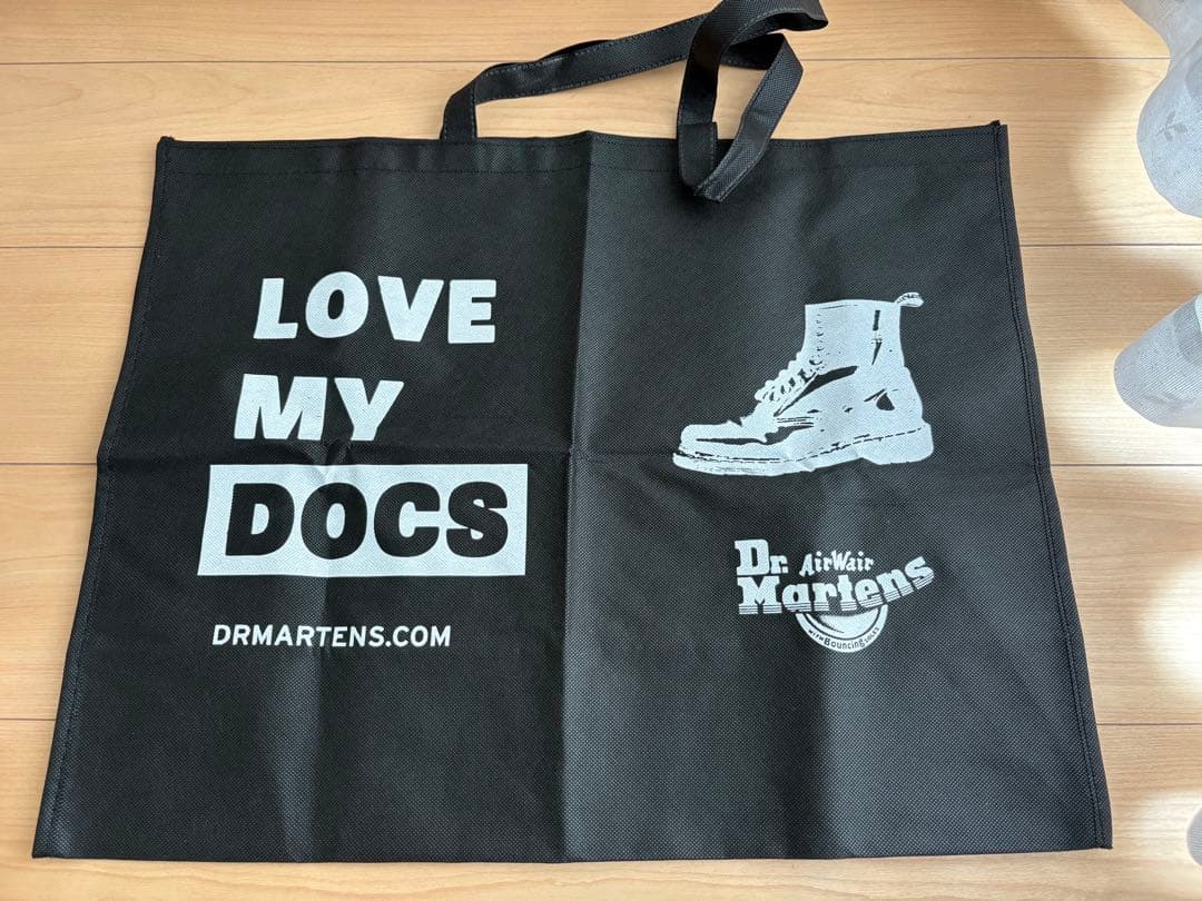 Dr. Martens ブラックバックパック