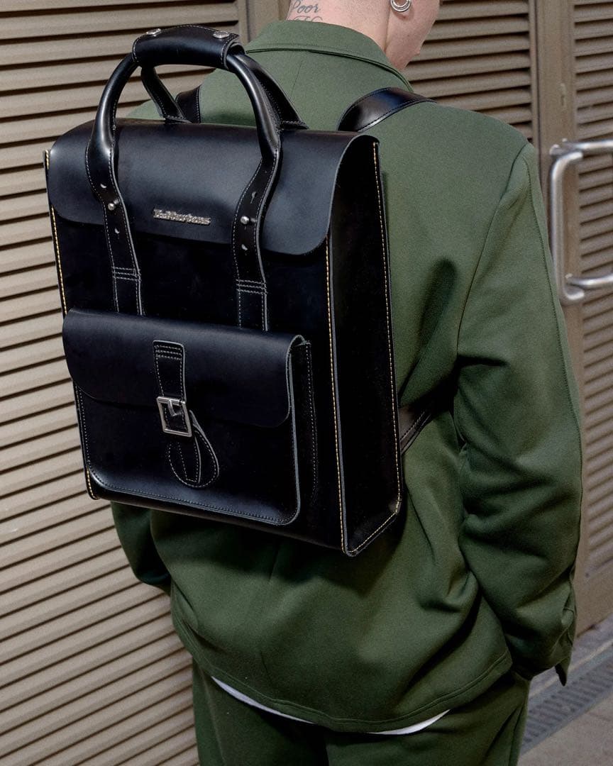 Dr. Martens ブラックバックパック