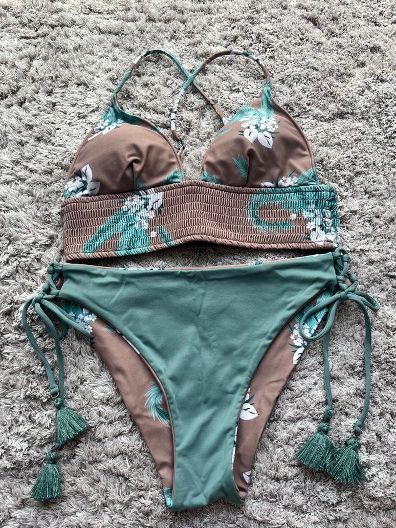 ALEXIA STAM フローラルセパレート水着