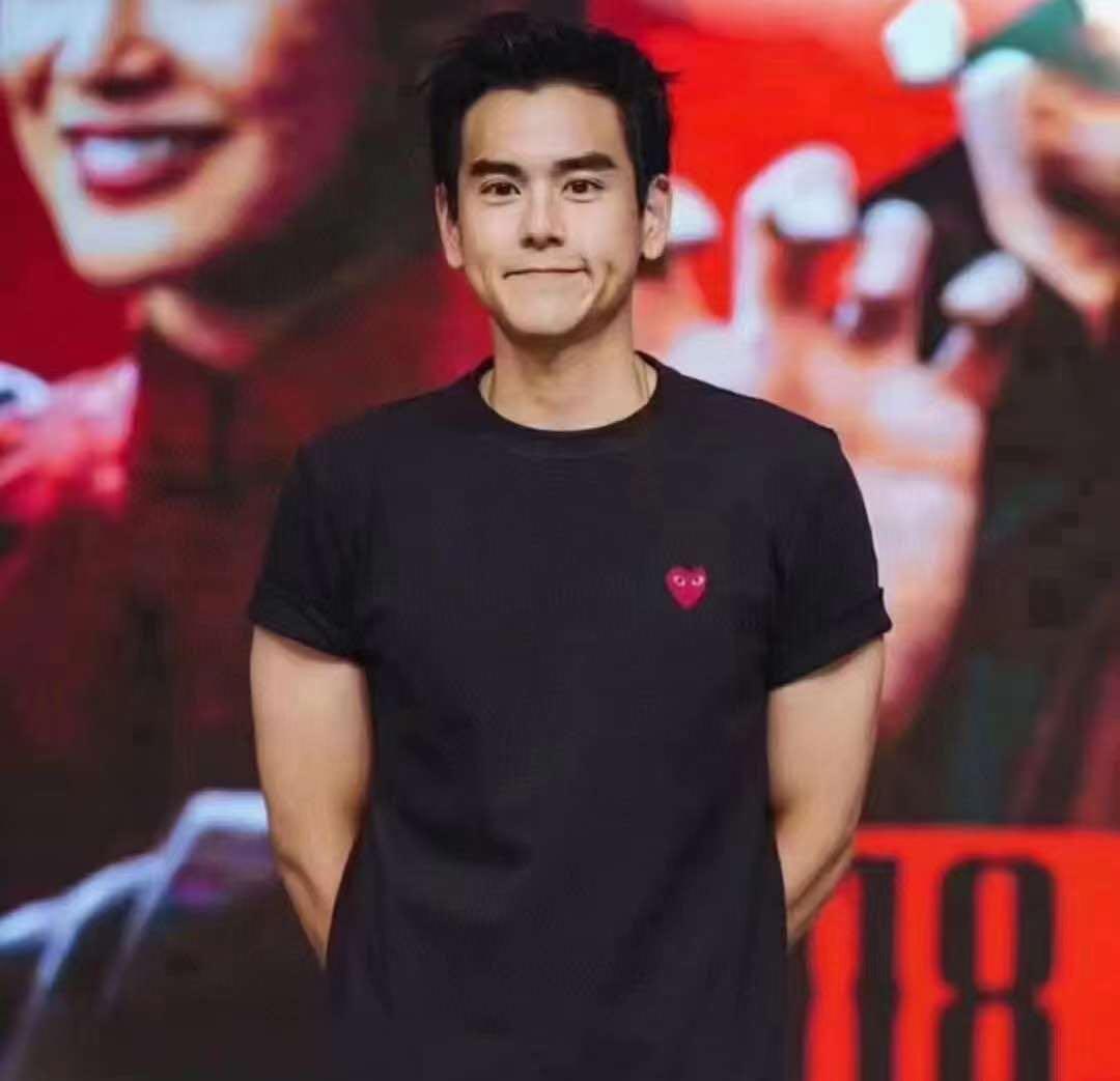 【新品】プレイコムデギャルソン Tシャツ メンズ Lサイズ黒 赤ハート