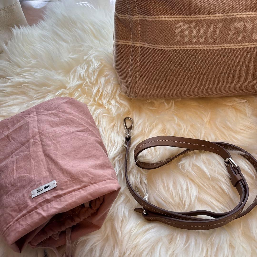 わんわん　miumiu ジャガードロゴデニムトート　カナパ