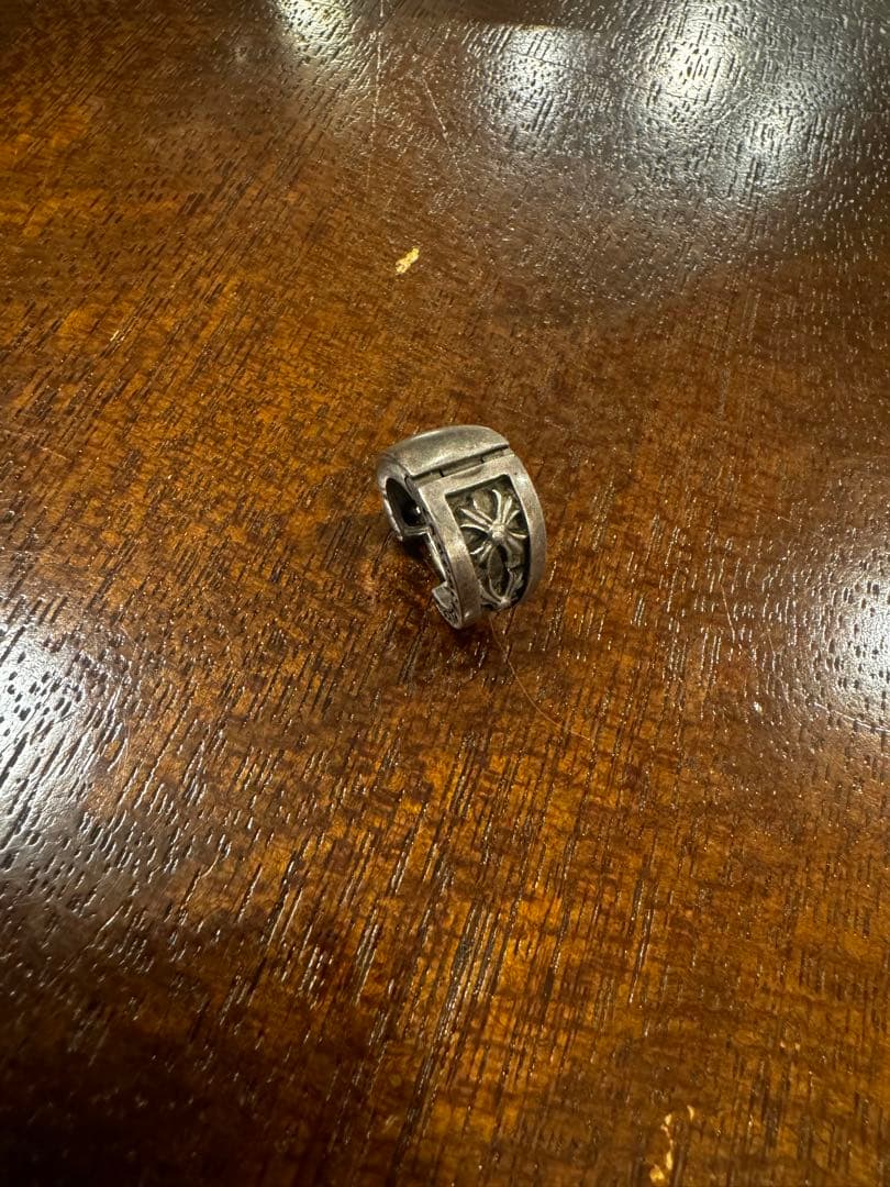 クロムハーツCHROMEHEARTS ナローVバンド CHX イヤリング