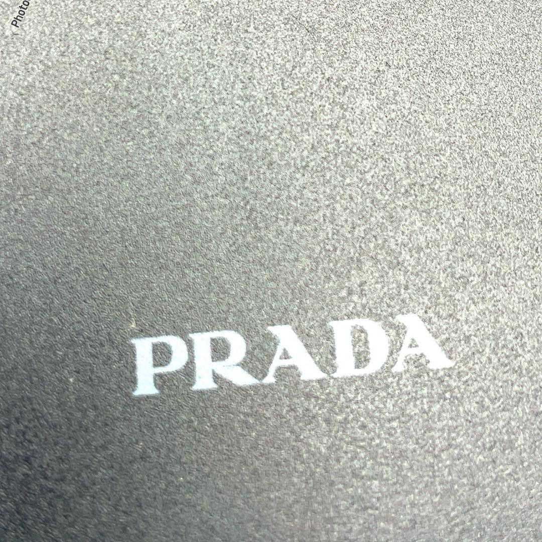 【大幅値下げ‼️】PRADA 三角ロゴ iPhone 15 Pro ケース