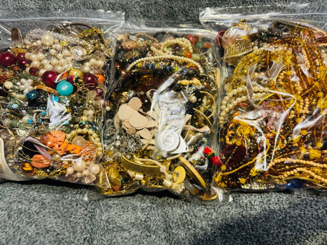 t*p様 遺品整理品　アクセサリーまとめ売り