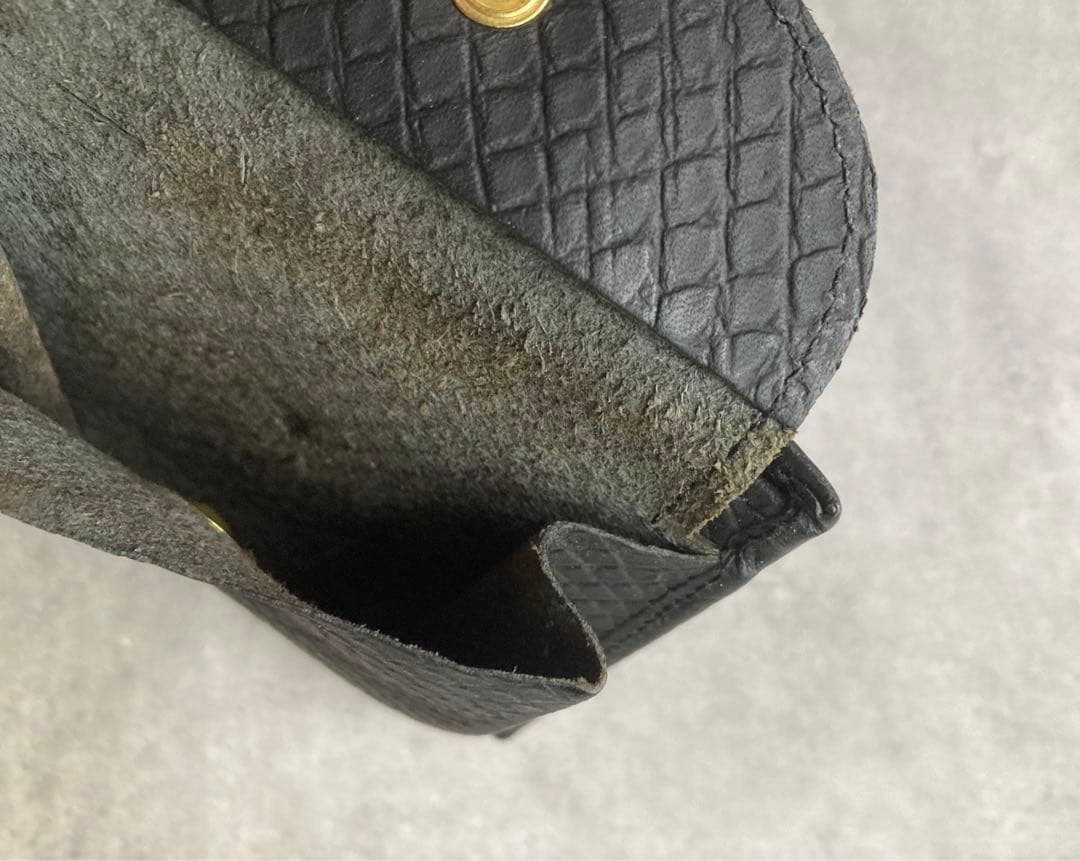 美品　イルビゾンテ　パイソンエンボス　財布　ブラック