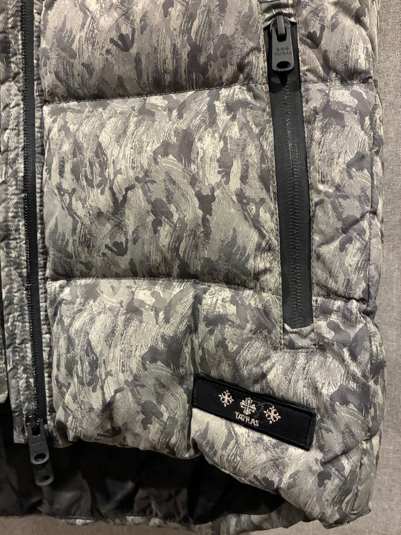 ＊極美品＊TATRAS Rライン カモフラダウンベストCESANOチェサーノ03