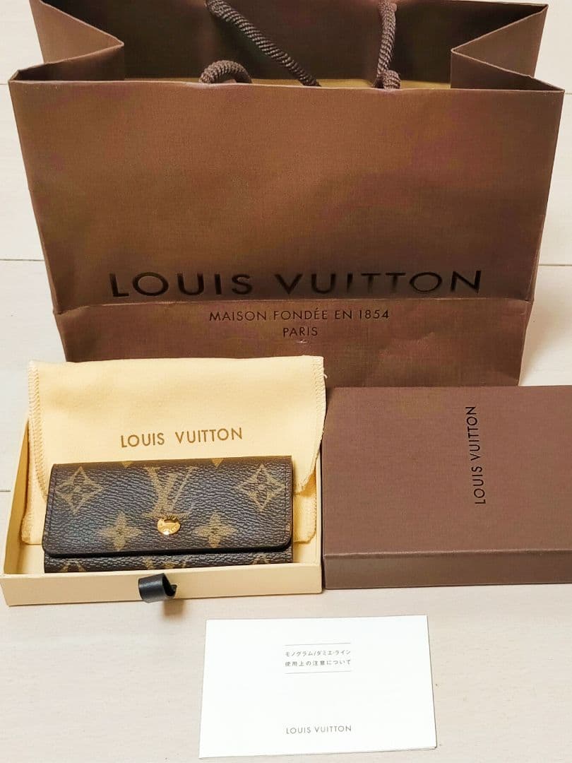 新品LOUIS VUITTON ブラウン レザー キーケース