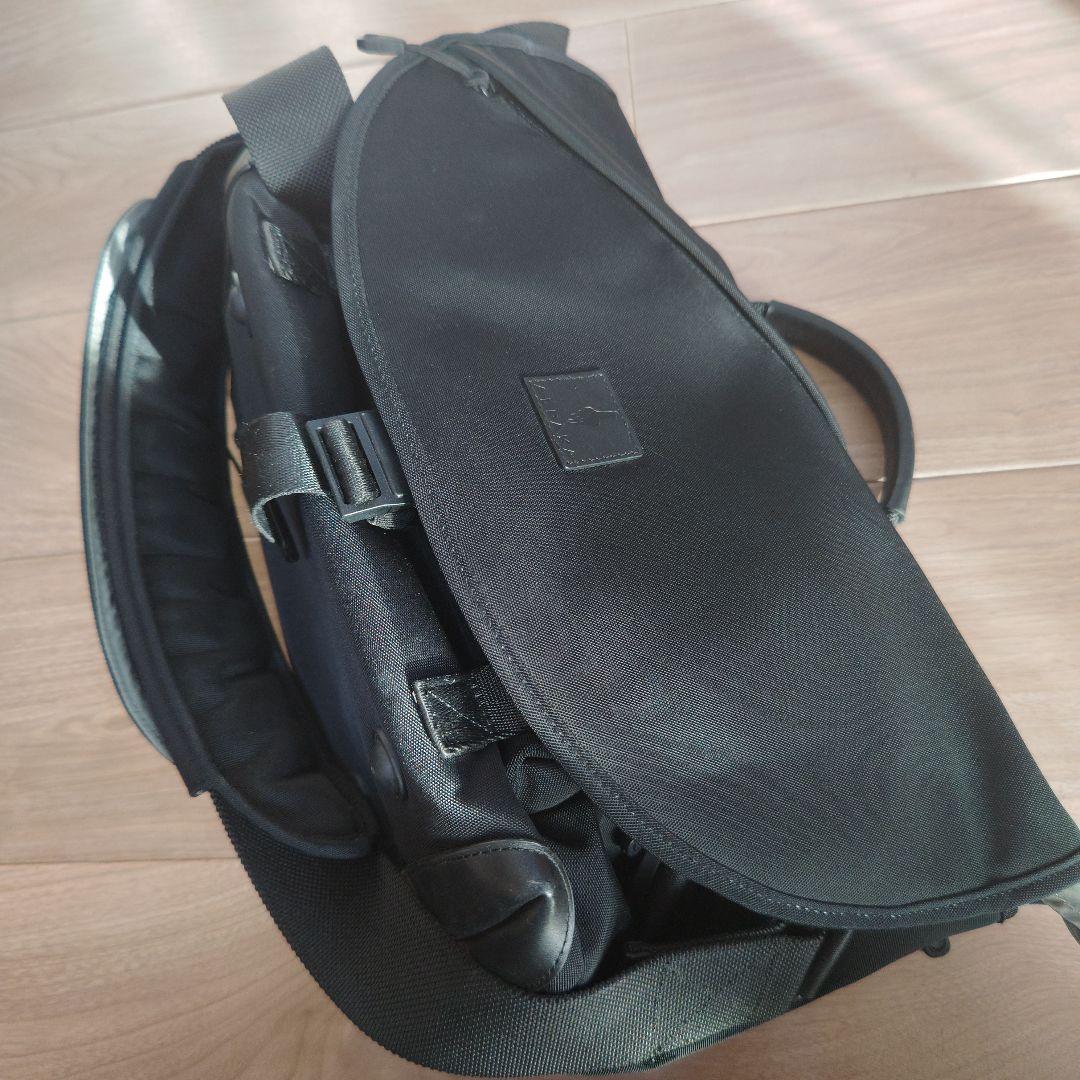 ALPAKA 7VEN メッセンジャーバッグ ショルダーバッグ 黒色　値下げ中