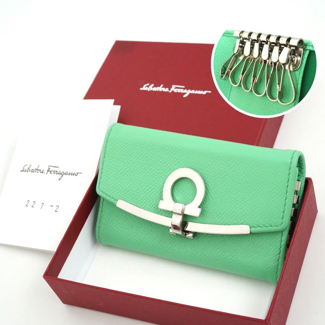 ✨未使用に近い・箱付き✨　Ferragamo キーケース　ガンチーニクロジャー
