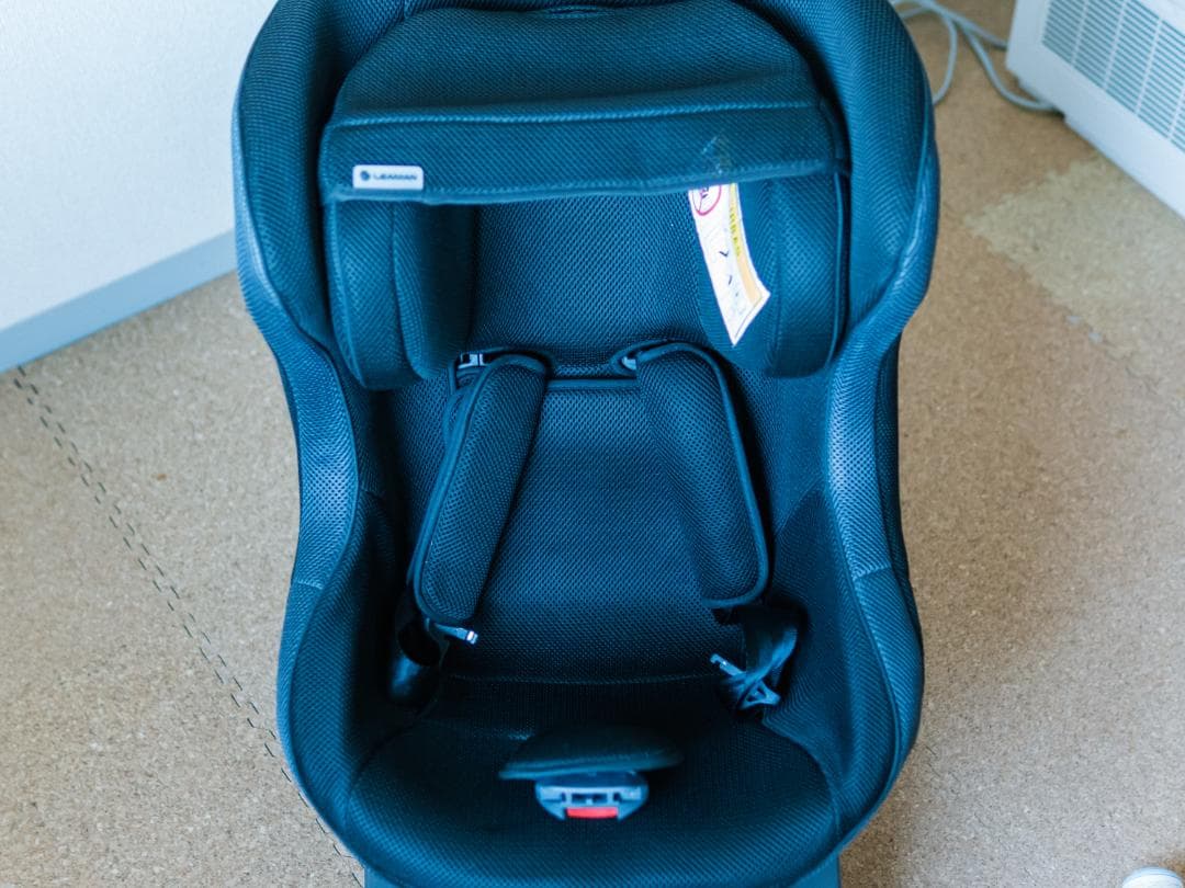 ブラック チャイルドシート ISOFIX対応