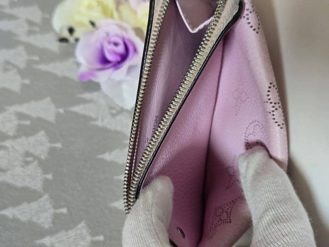 限定色 ルイヴィトン ポルトカルト レクトヴェルソ マヒナ カードケース