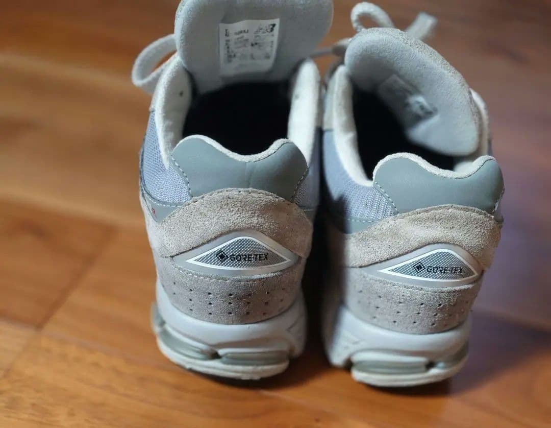24.0 New Balance 2002R　ゴアテックス