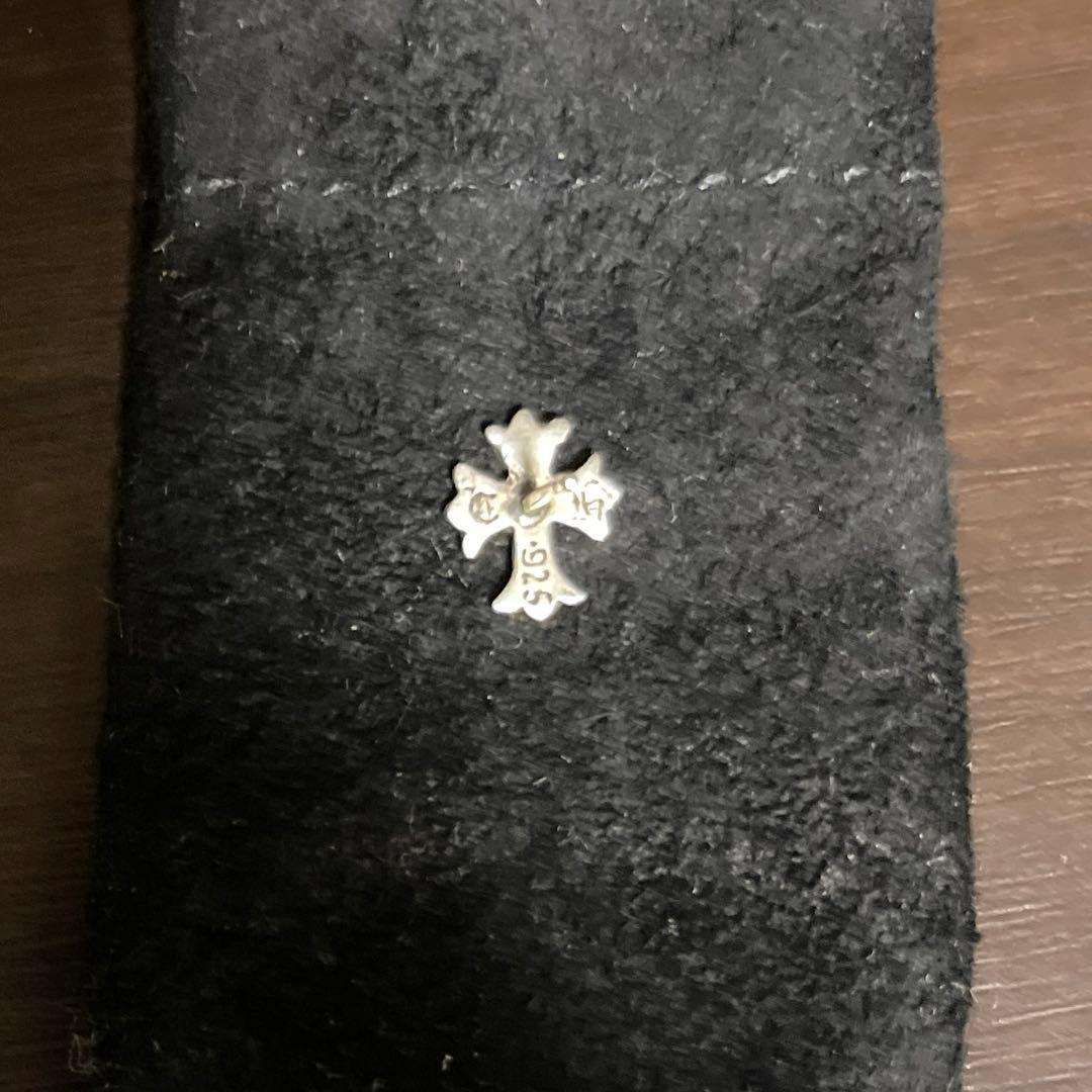 本日限定値下げ！クロムハーツ　スタッドピアス　クロス　パヴェダイヤ