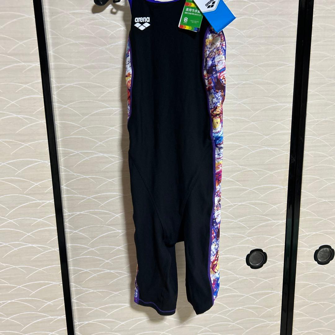 たえ。arena スポーツ用水着 黒・マルチカラー