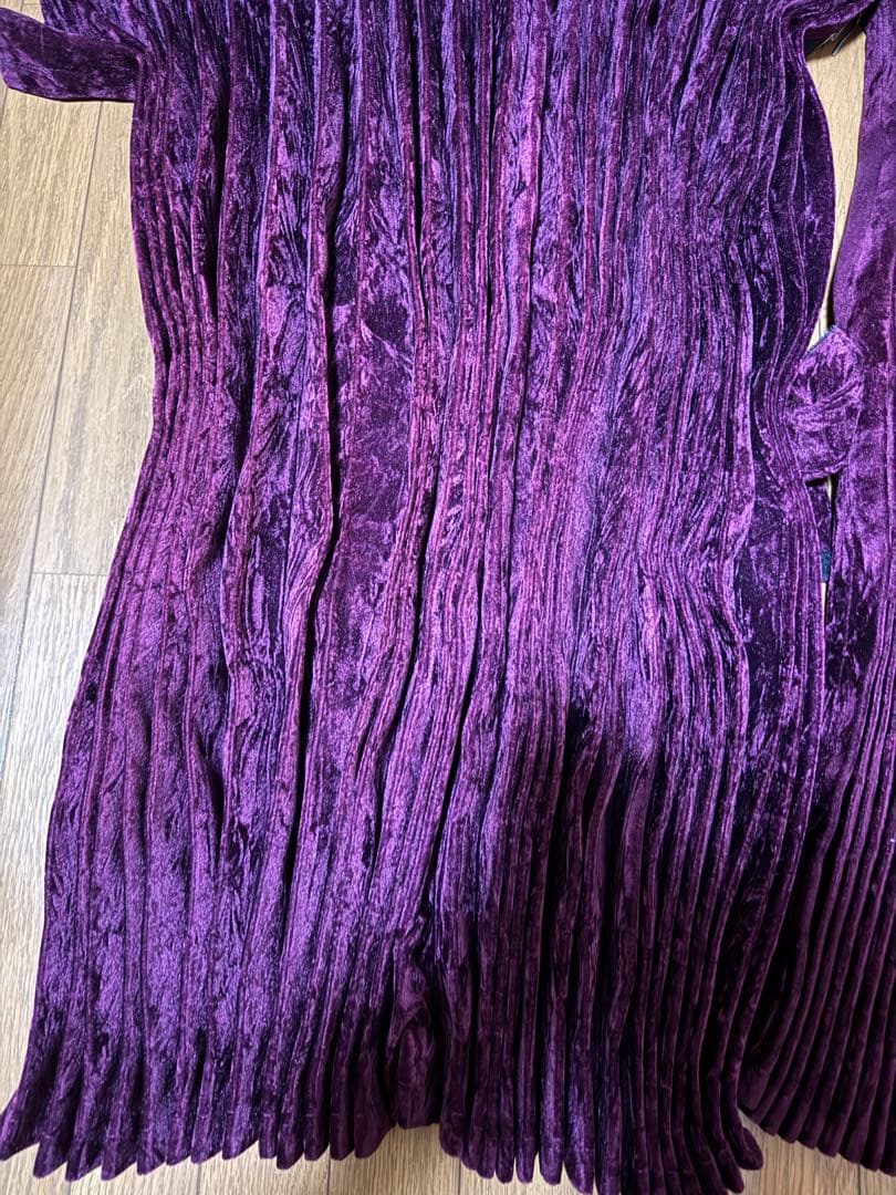 トラック仮眠カーテンアコーディオンワインパープル？