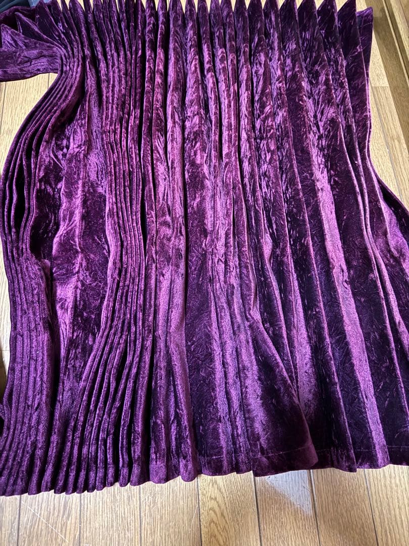 トラック仮眠カーテンアコーディオンワインパープル？