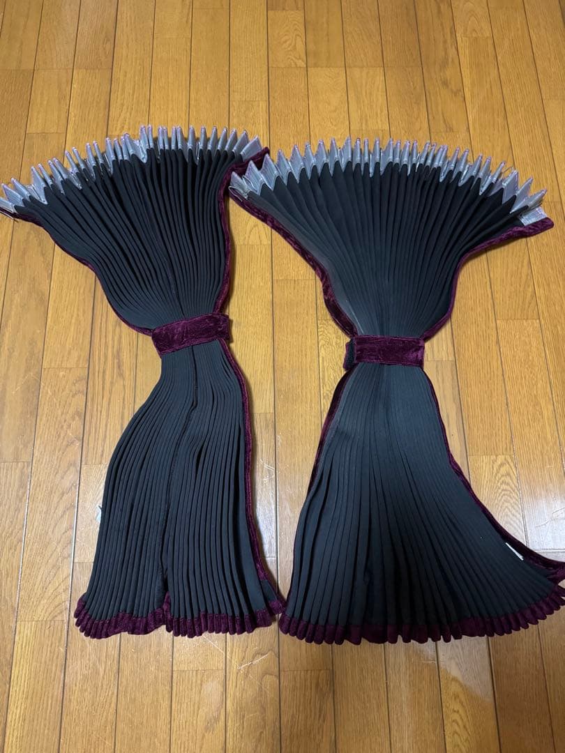 トラック仮眠カーテンアコーディオンワインパープル？