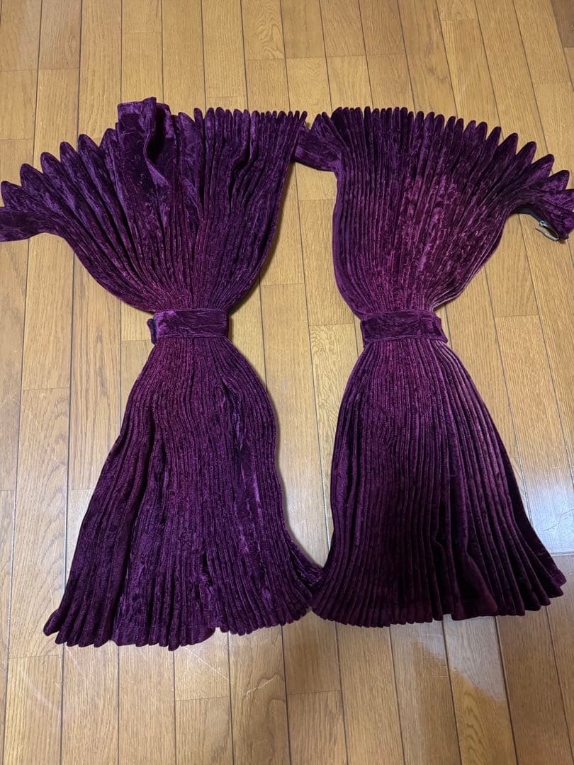 トラック仮眠カーテンアコーディオンワインパープル？