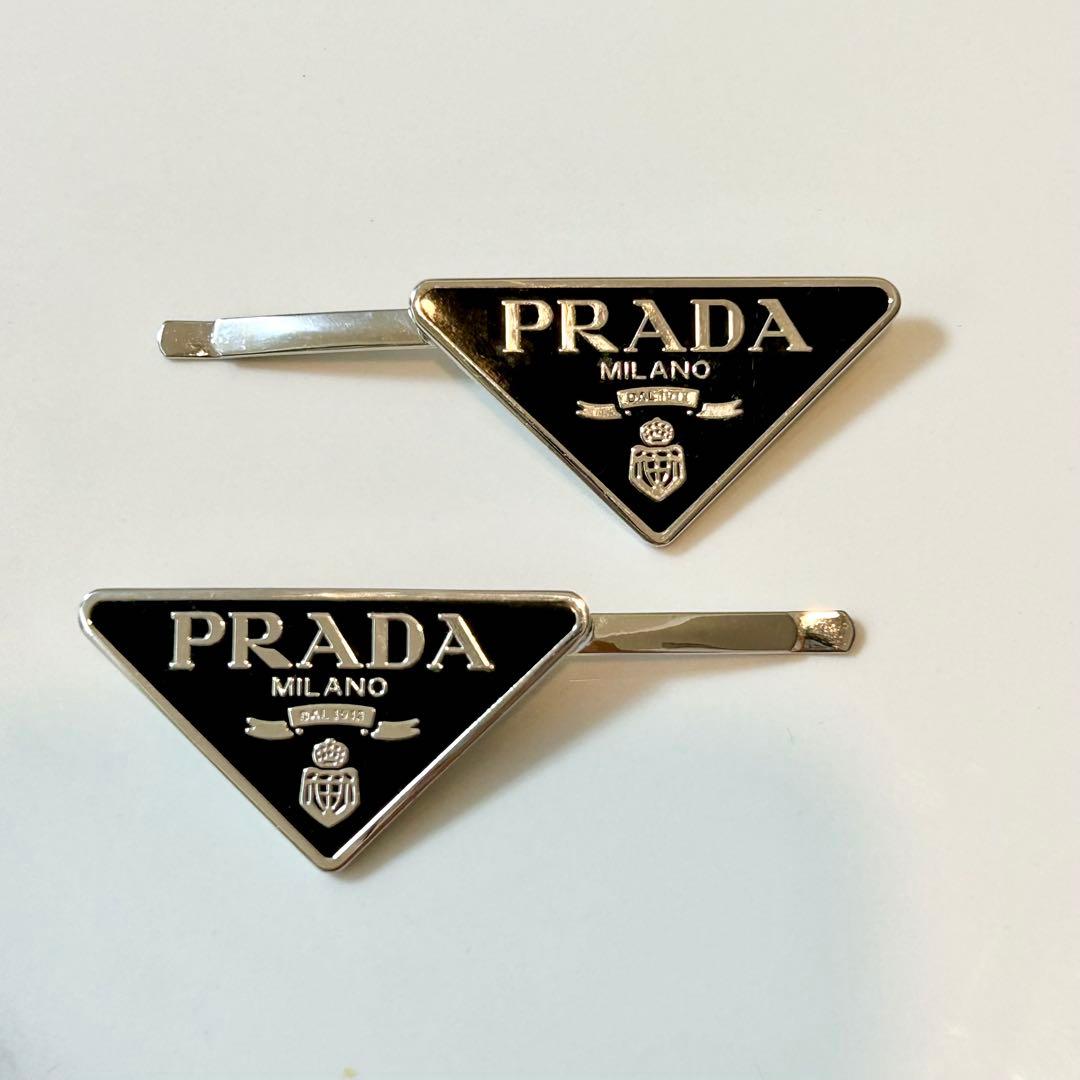 PRADA メタルヘアピン