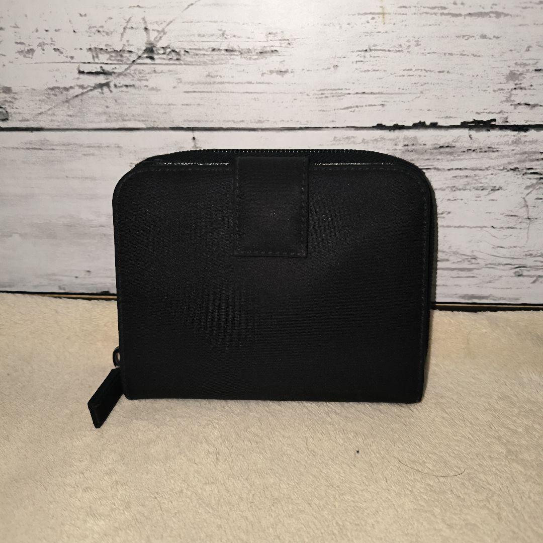 美品　PRADA ナイロン 二つ折り財布 黒