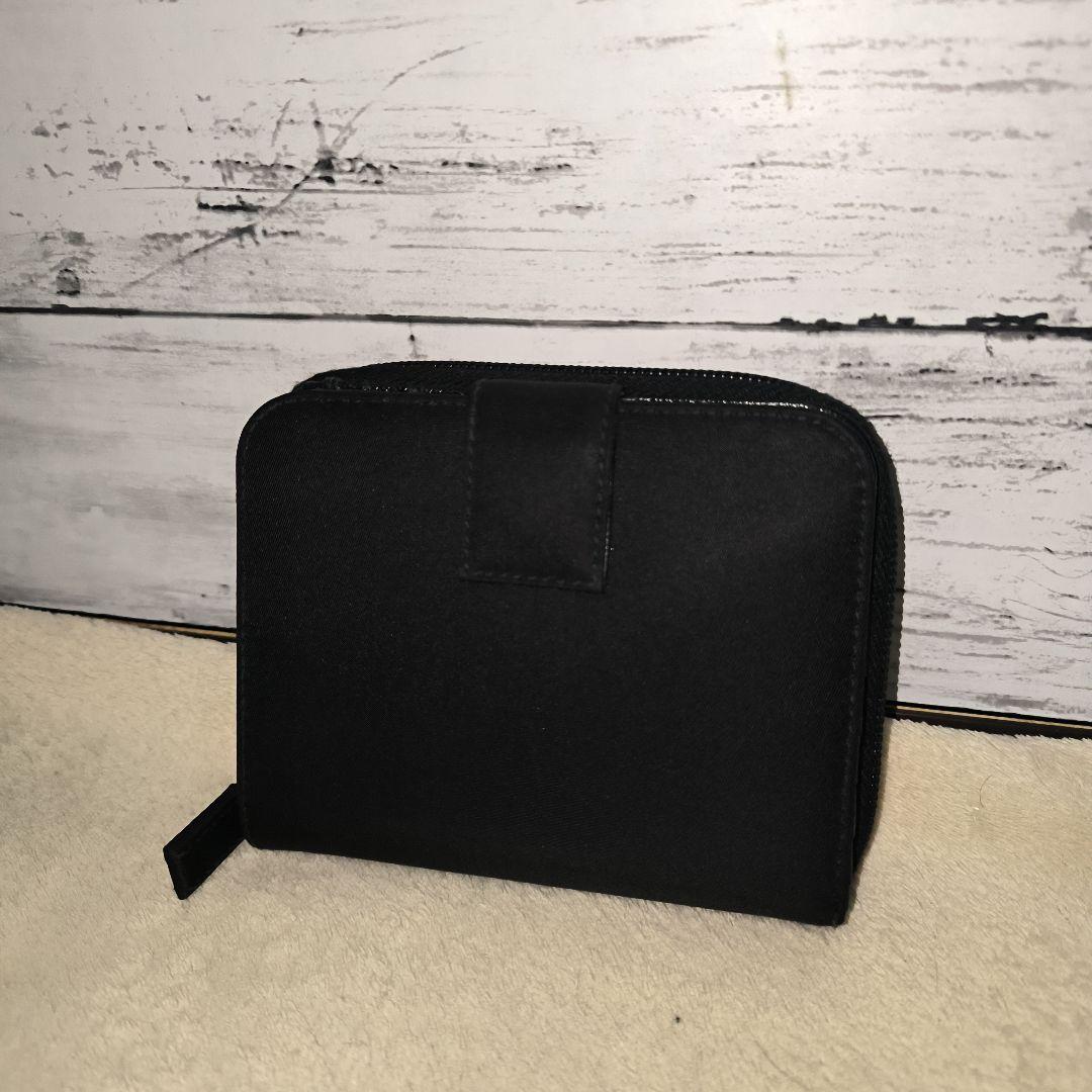 美品　PRADA ナイロン 二つ折り財布 黒