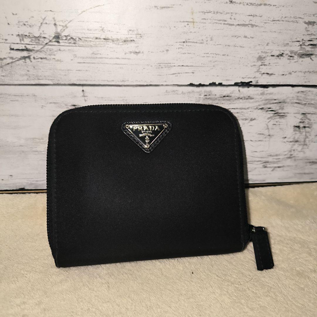 美品　PRADA ナイロン 二つ折り財布 黒