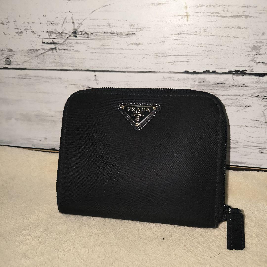美品　PRADA ナイロン 二つ折り財布 黒