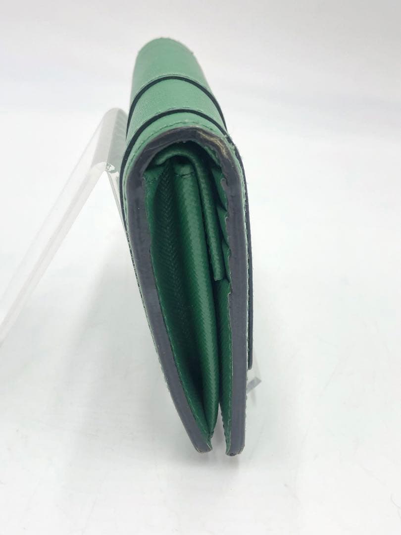 マルニ　二つ折り財布　財布　グリーン　お洒落　レディース　ブランド　ファスナー