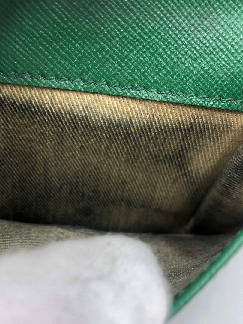 マルニ　二つ折り財布　財布　グリーン　お洒落　レディース　ブランド　ファスナー