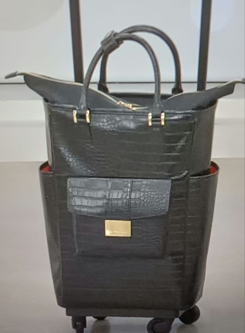 未使用スワニーキャリーケースクロコダイル型押し Ｌサイズ