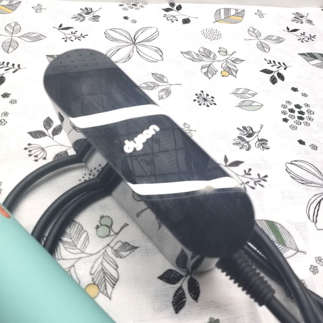 新品同様⭐️最新モデル ダイソン ドライヤー HD17 Dyson