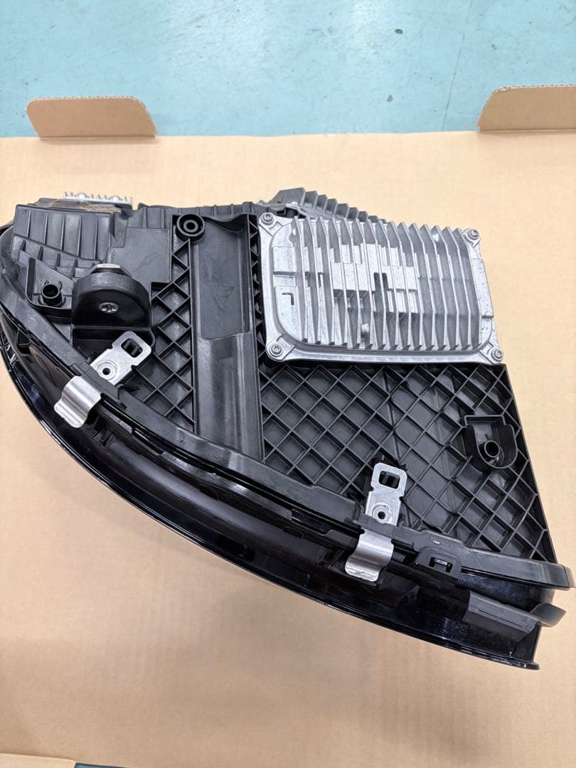 ベンツ Cクラス W205 後期 左ヘッドライト 中古