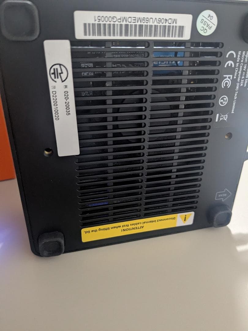 MINISFORUM UM690L Slim ミニpc