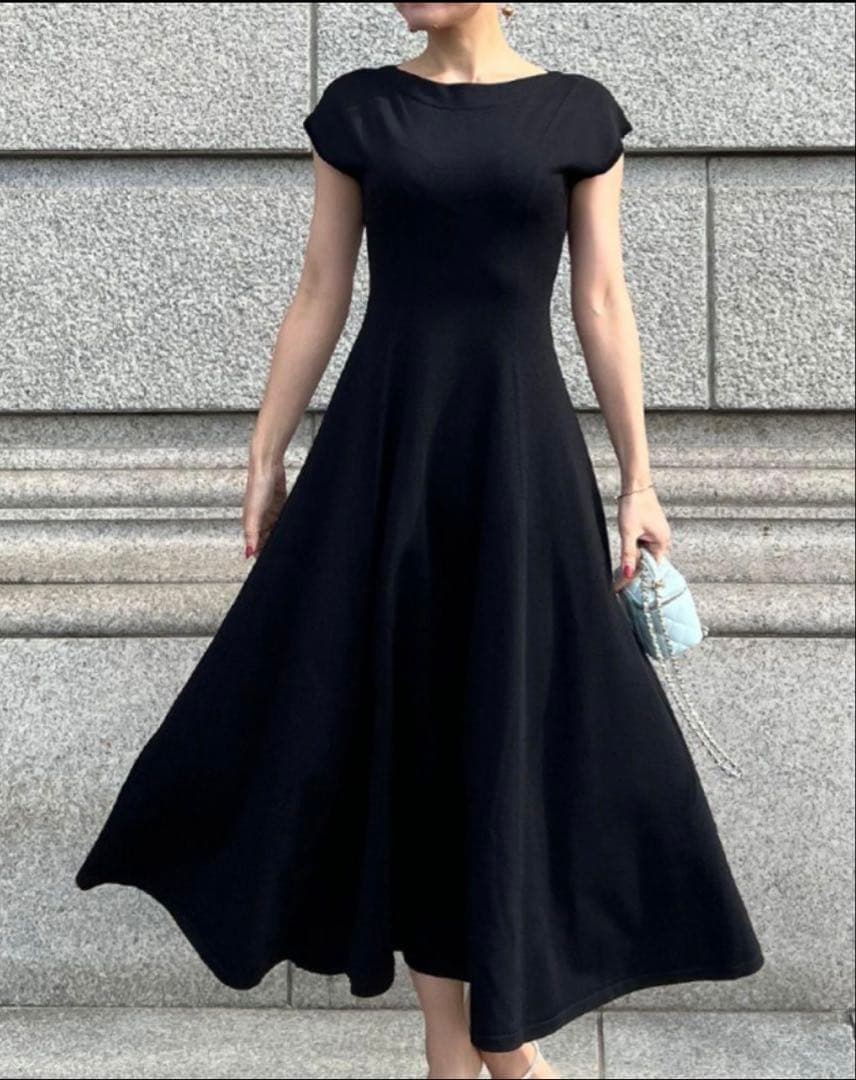 【美品】JENNE フレンチスリーブ ニット フレア ロングワンピース 黒 M