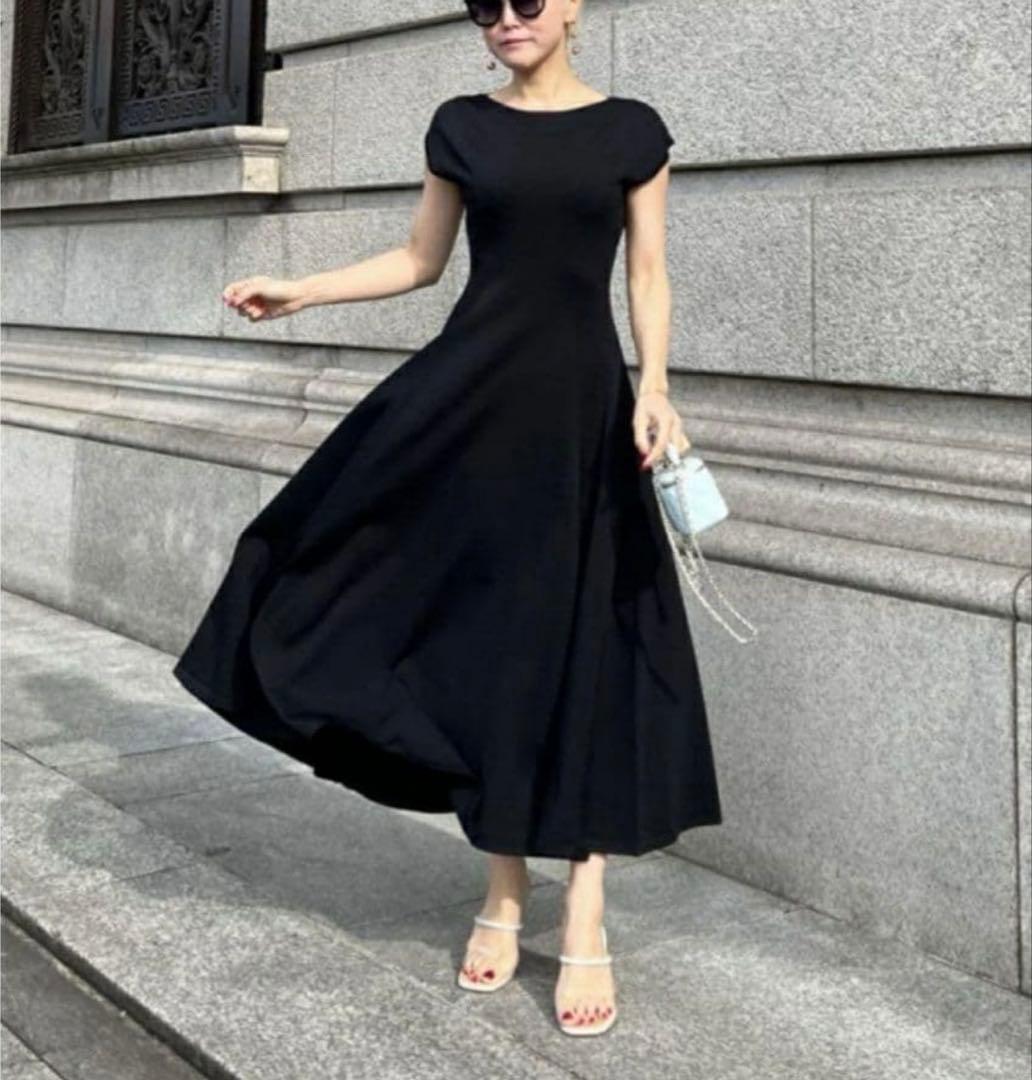 【美品】JENNE フレンチスリーブ ニット フレア ロングワンピース 黒 M