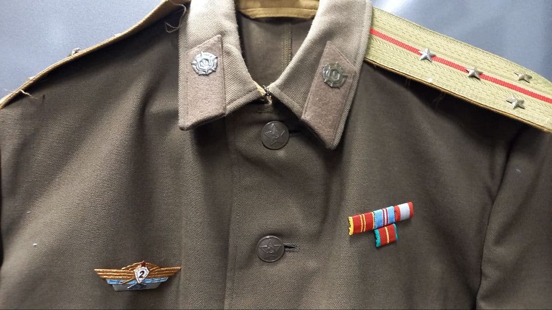 ソ連　m６９　将校軍服　軍服　ロシア軍　乗馬ズボン　勲章　略綬　メダル　ベルト