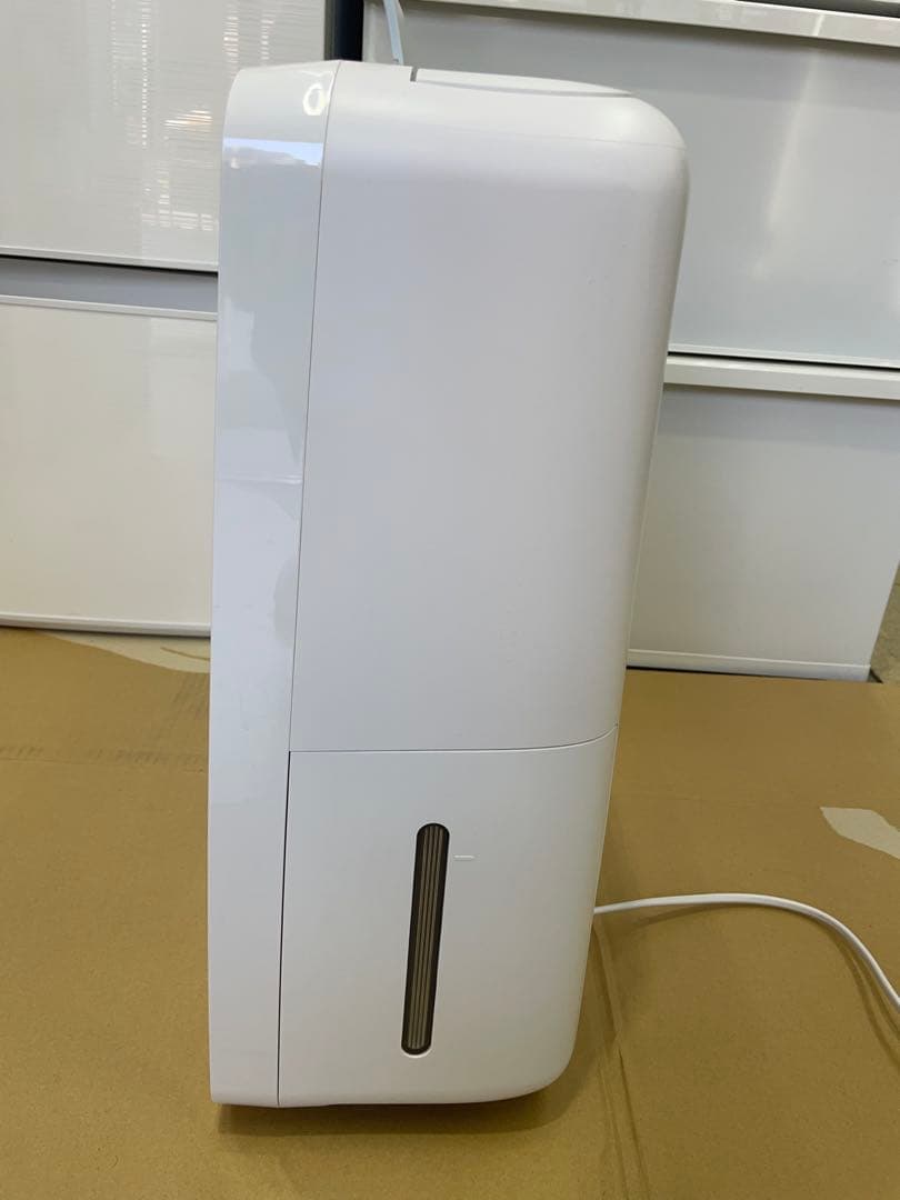 特売　即日発送　美品　CV-N71-Wシャープ除湿機2022年式