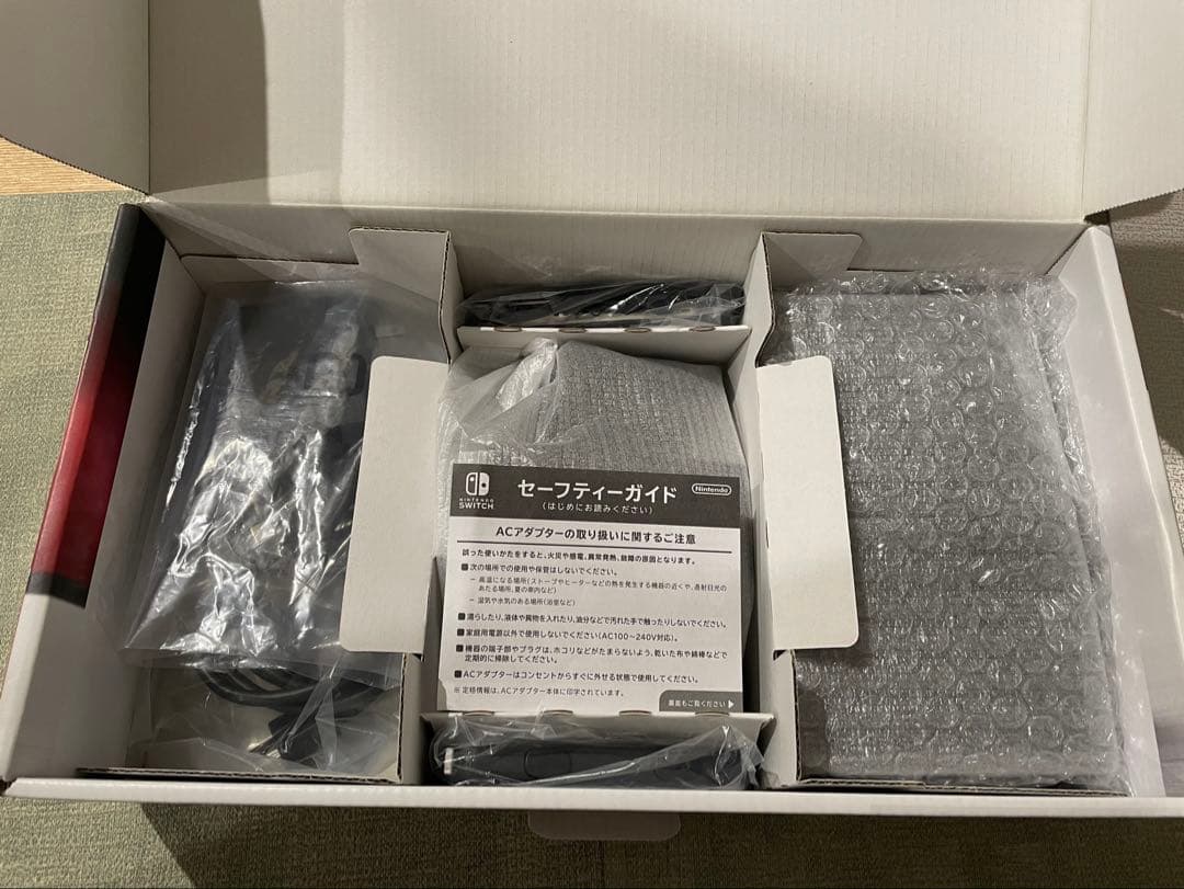 ニンテンドースイッチ　Nintendo Switch 本体　赤青