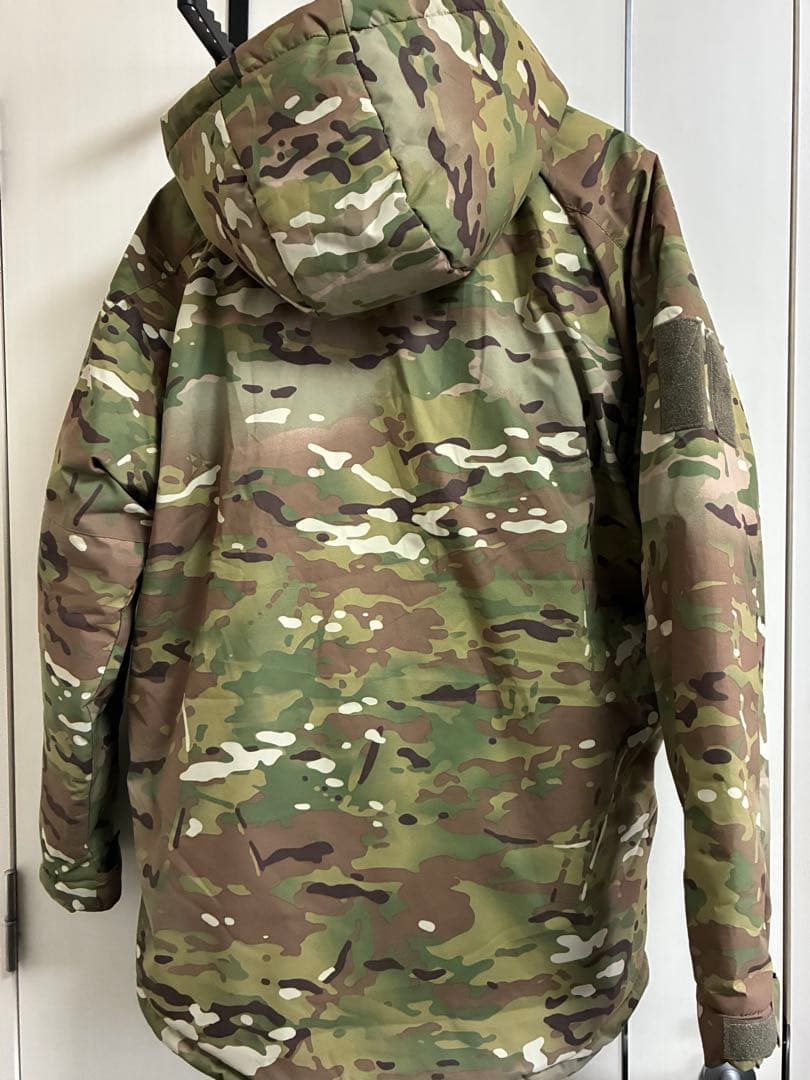 未使用ロシア軍北朝鮮軍仕様極暖中綿防寒服マルチカム迷彩の稀少品でふっくら柔らか。