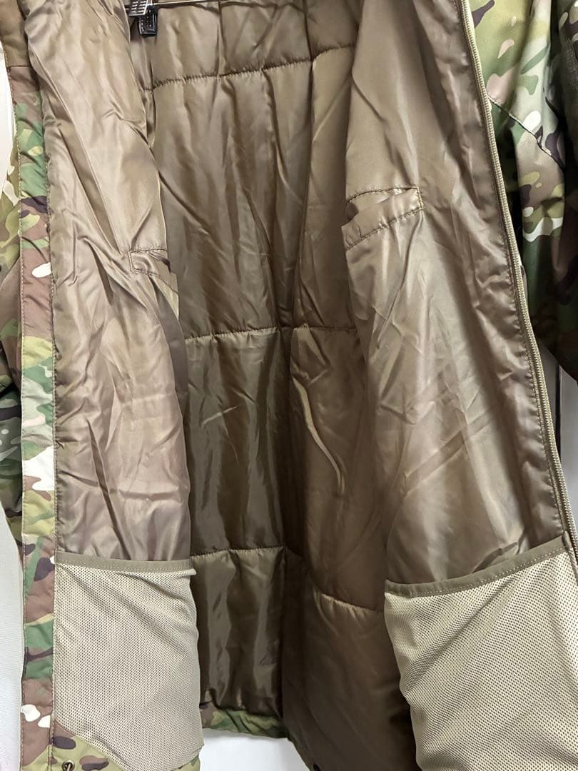 未使用ロシア軍北朝鮮軍仕様極暖中綿防寒服マルチカム迷彩の稀少品でふっくら柔らか。