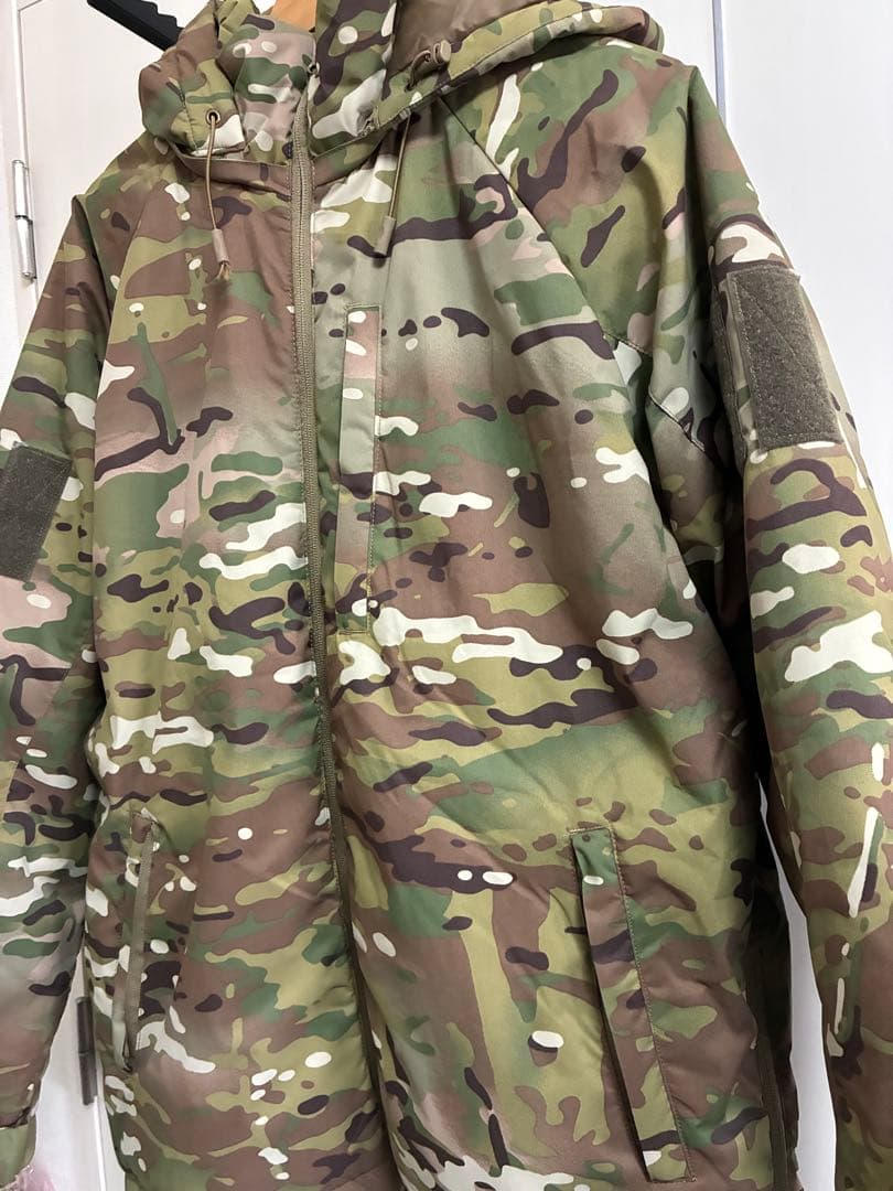 未使用ロシア軍北朝鮮軍仕様極暖中綿防寒服マルチカム迷彩の稀少品でふっくら柔らか。