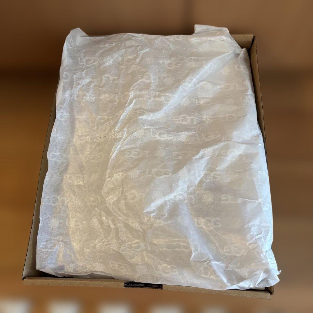 UGG スニーカー　24センチ　新品　未使用　箱付き　ブラウン