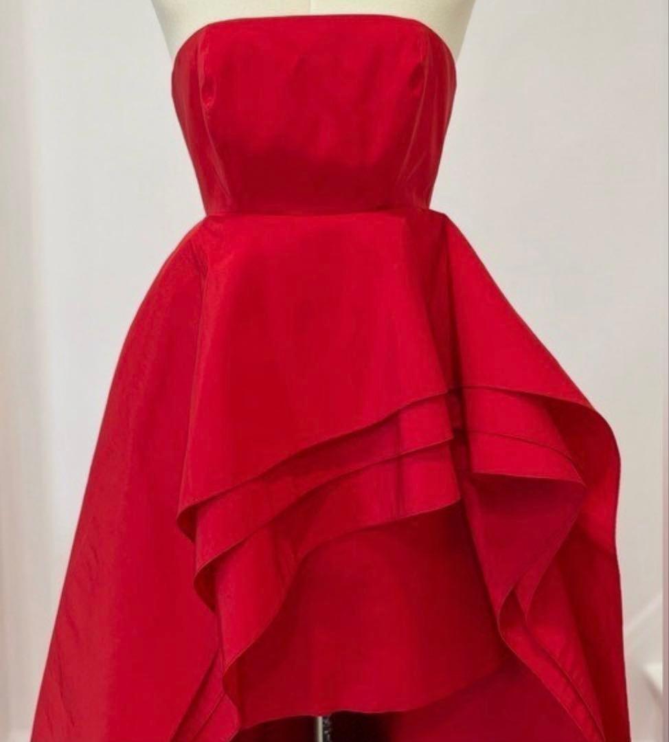 専用 未使用Carolina Herrera Tiered Ruffle