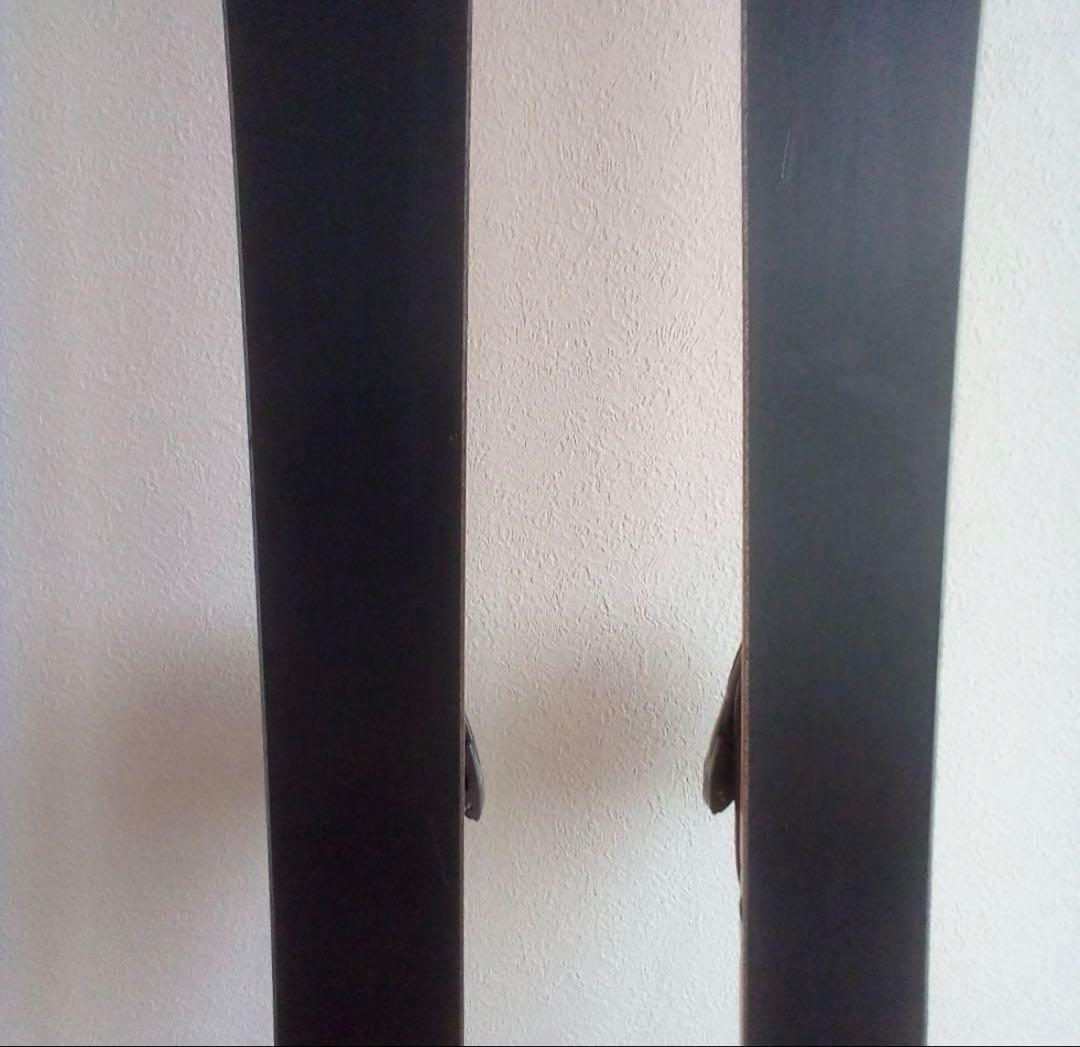 Salomon Pilot 4 オレンジスキー板