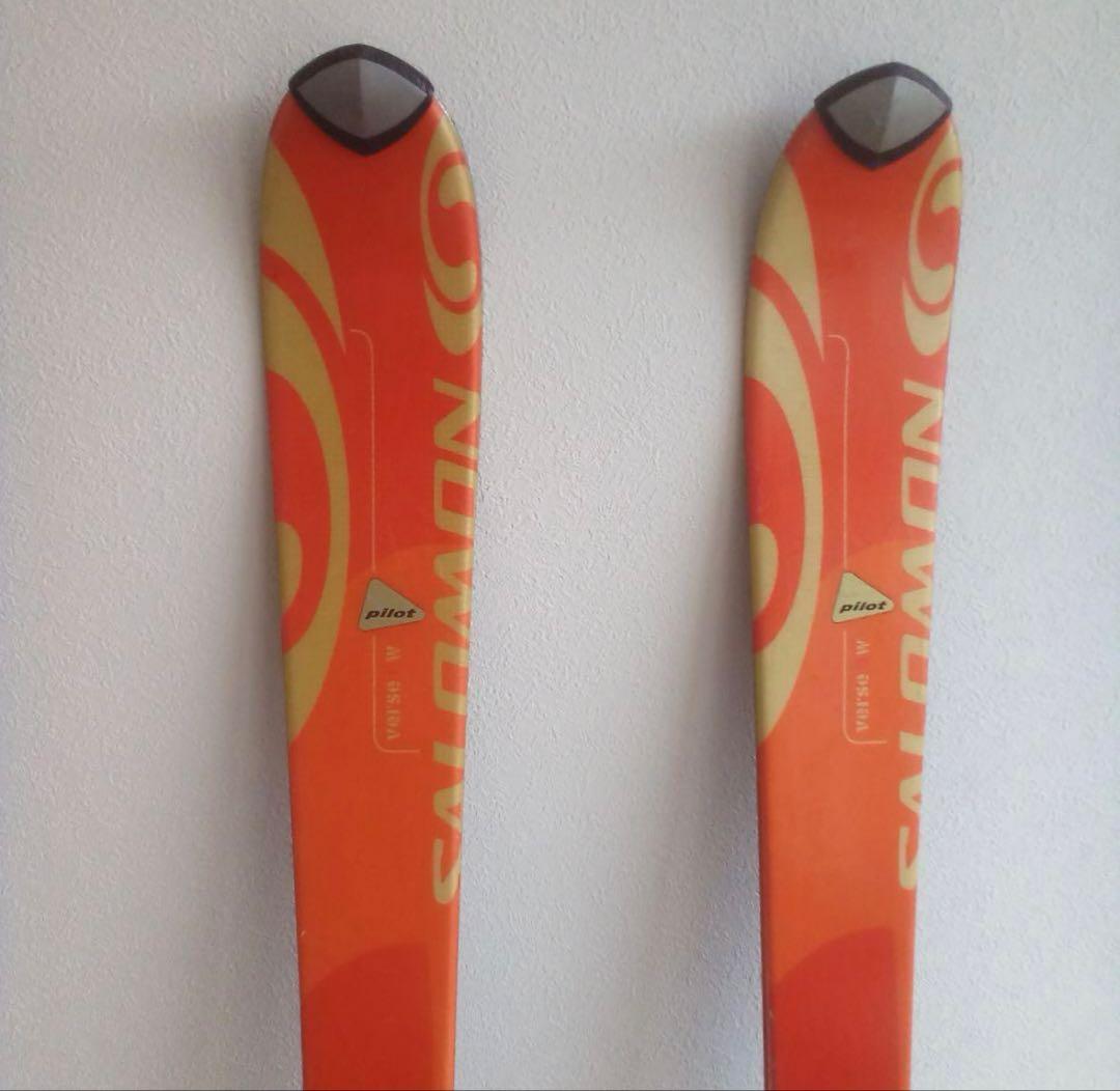 Salomon Pilot 4 オレンジスキー板