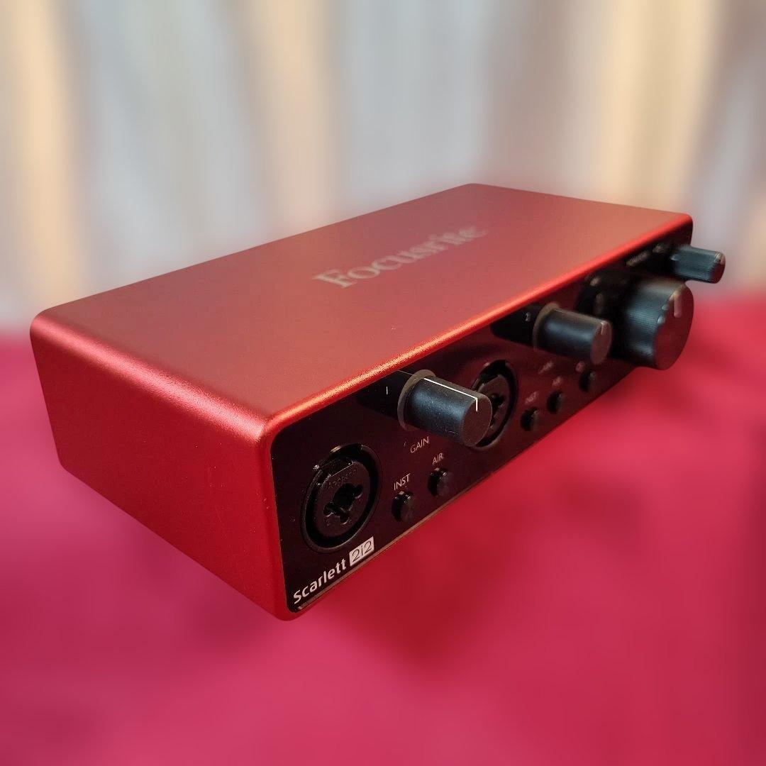 Focusrite Scarlett 2i2 (3rd Gen)動作品
