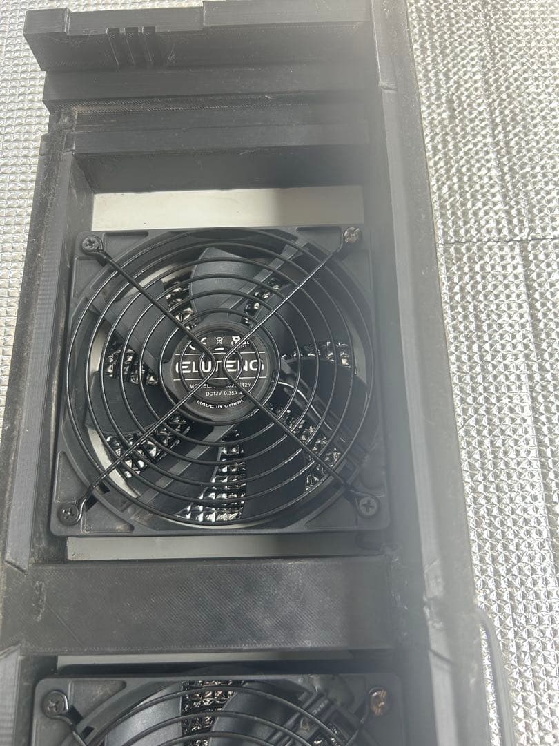 AKカンパニー　ハイエース200系専用換気ファン　スライド小窓取り付け 換気扇