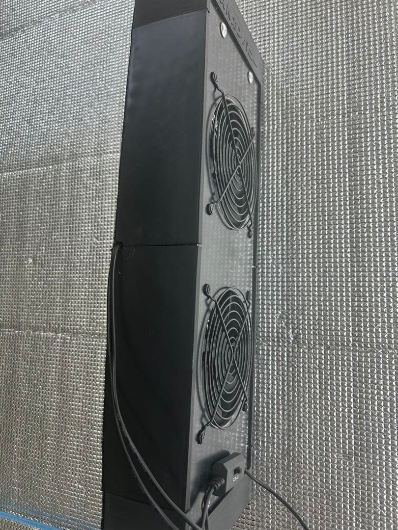 AKカンパニー　ハイエース200系専用換気ファン　スライド小窓取り付け 換気扇