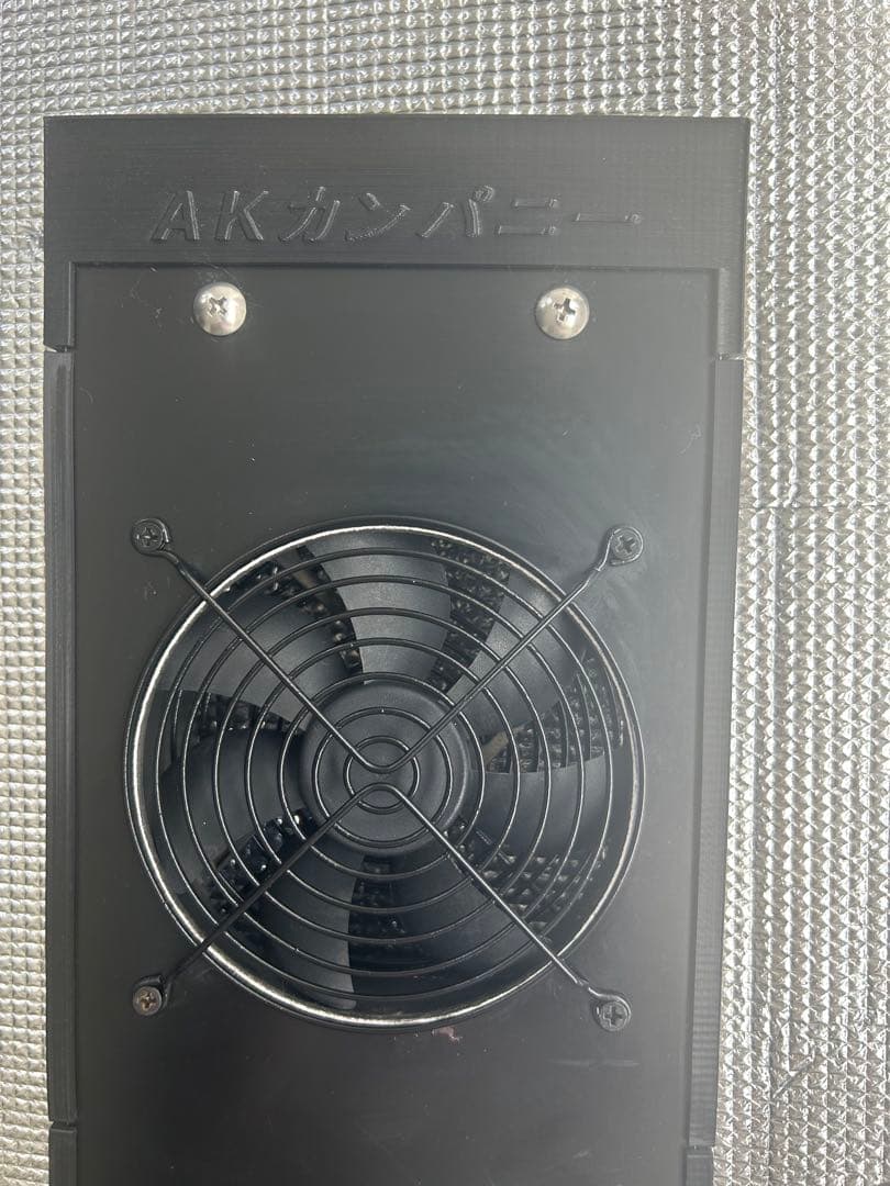 AKカンパニー　ハイエース200系専用換気ファン　スライド小窓取り付け 換気扇