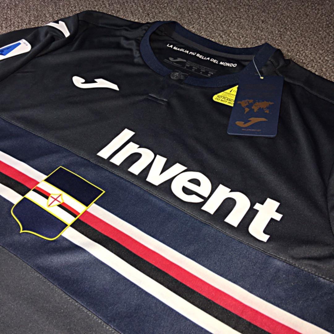 サッカーユニフォーム　サンプドリア